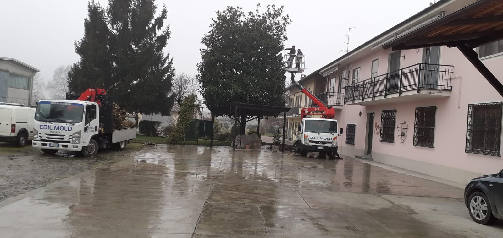 Squadra Edil Mold al lavoro in cantiere